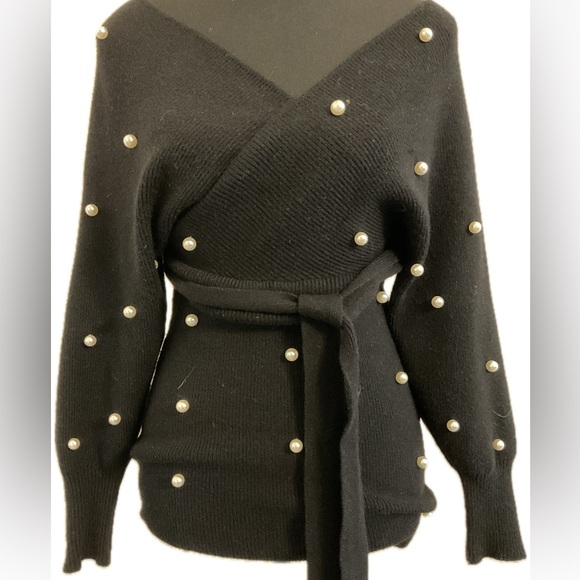 CHELSEA Black Ribbed Belted  V Neck with Faux Pearls Sweater . - Picture 1 of 8